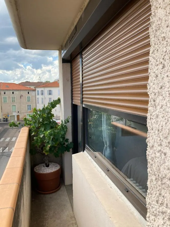 L'Appartement Du Bonheur - Au Coeur Des Volcans D'Auvergne Sur La Route Du Sud Issoire 0*,  Frankreich