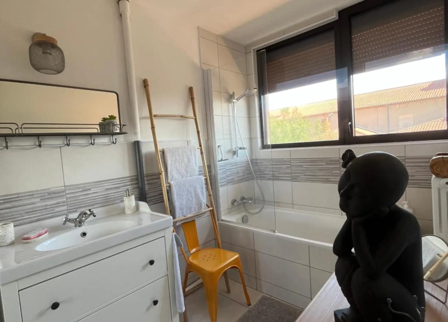 L'Appartement Du Bonheur - Au Coeur Des Volcans D'Auvergne Sur La Route Du Sud Issoire 0*,  Frankreich